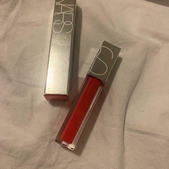NARS “Valencia” Full Vinyl Lip Lacquer - Picture 4 of 8
